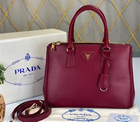 prada bordo çanta|prada çanta.